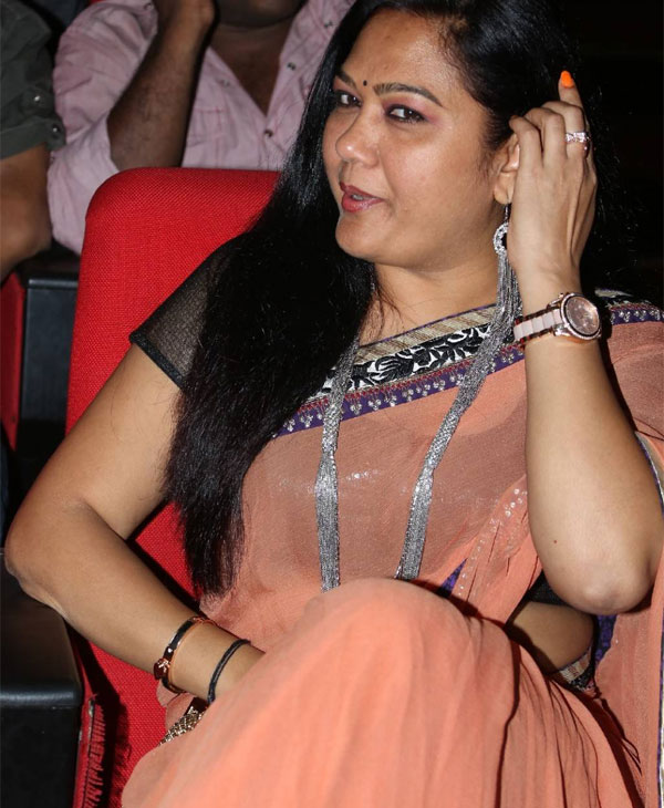 hema aunty,saptagiri express,villain,character artist hema  కొత్త అవతారంలో హేమ ఆంటీ..! 